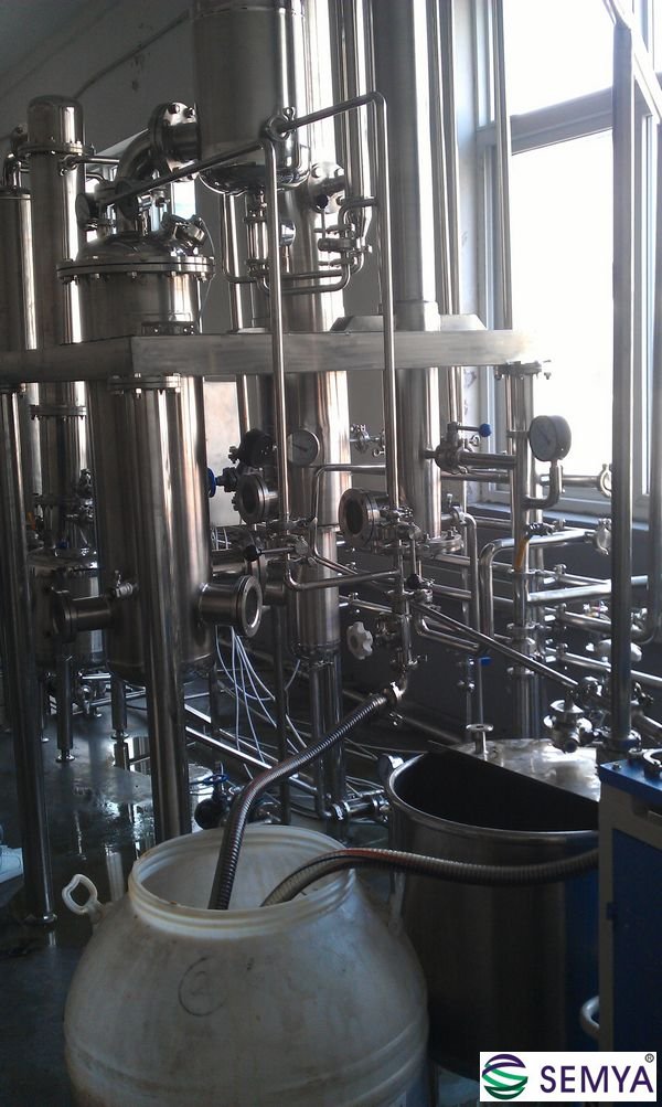 洛陽(yáng)甘草糖漿濃縮實(shí)驗(yàn)采用降膜蒸發(fā)器